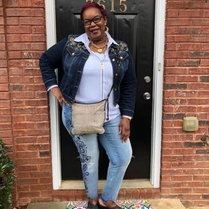 Meet your Posher, Loretta